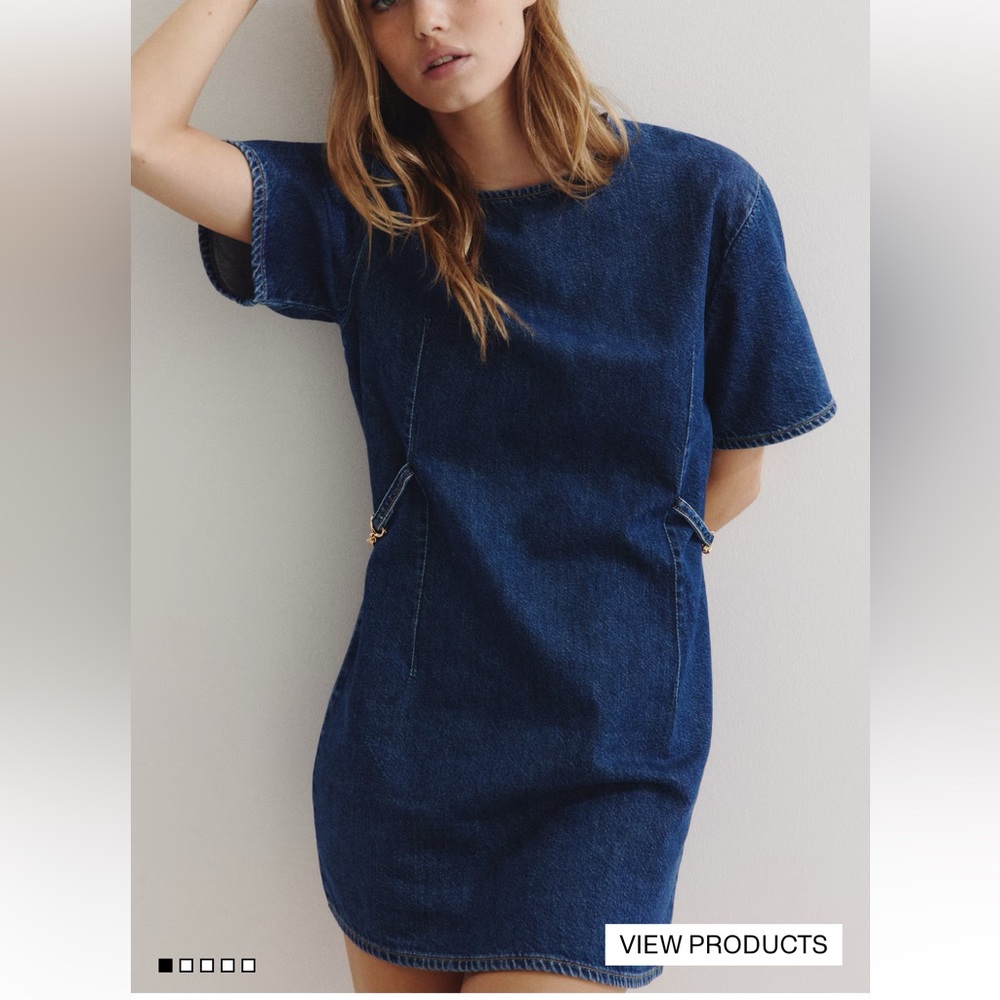H&M buckle denim dress
Size M
